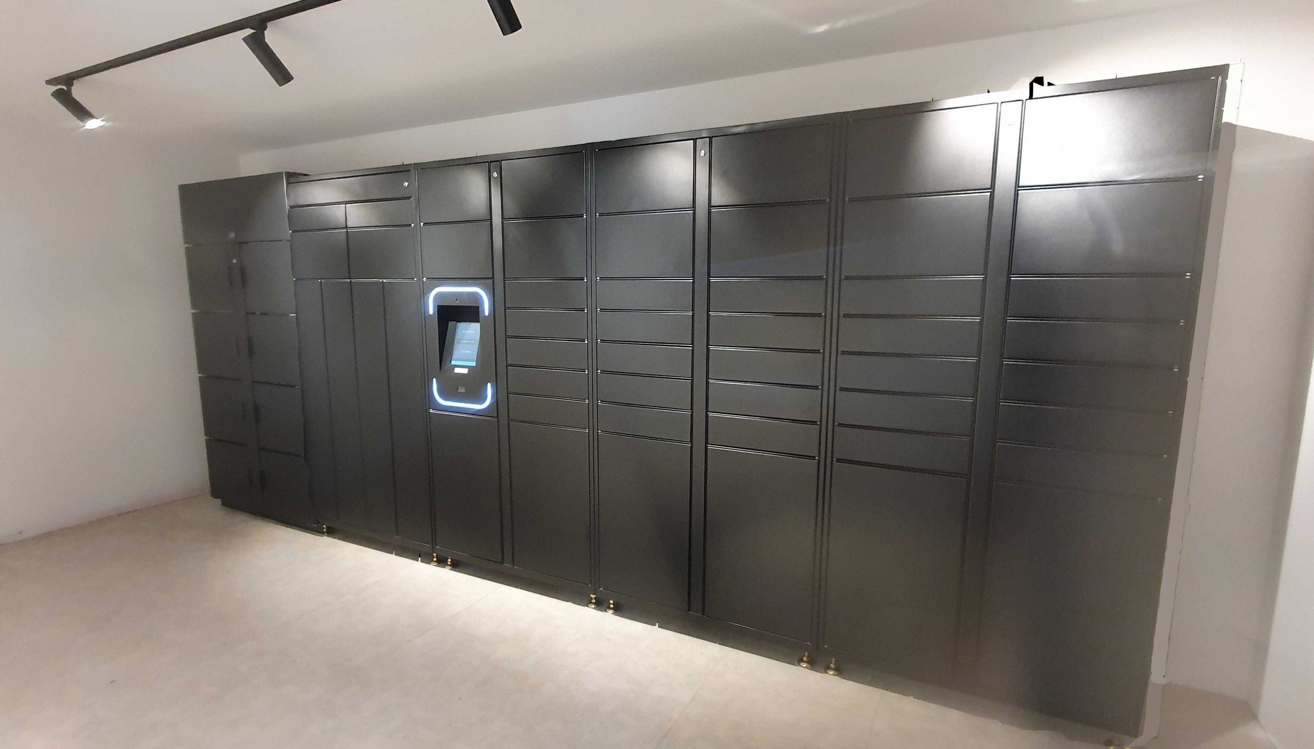 Smart refrigerated lockers for food delivery 7