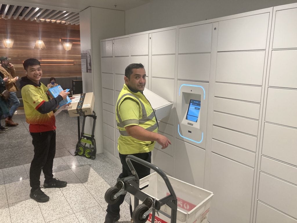 Parcel lockers accepts all deliveries