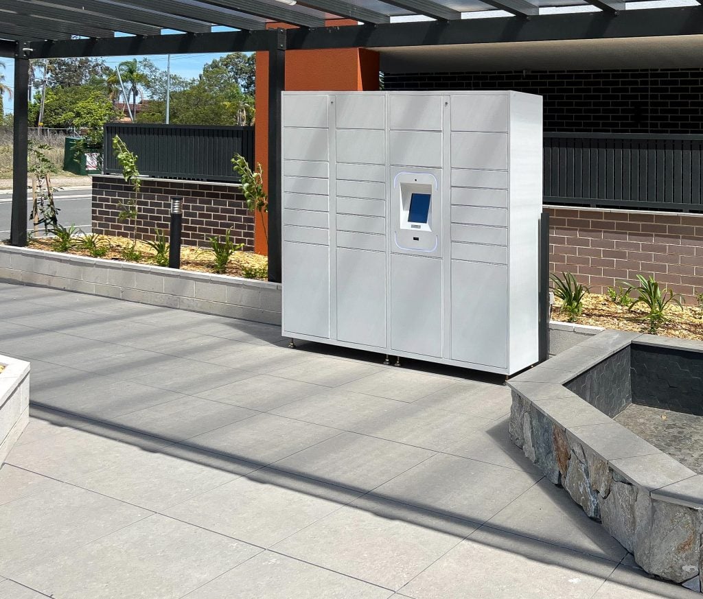 Outdoor parcel lockers